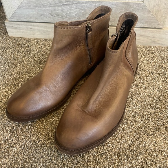 Johnston & Murphy Light Brown Taupe Leather Zip Ankle Boot 7 Leather Sole - Picture 6 of 14